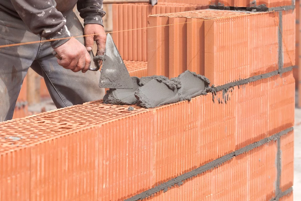 Sonhar com uma Casa em Construção