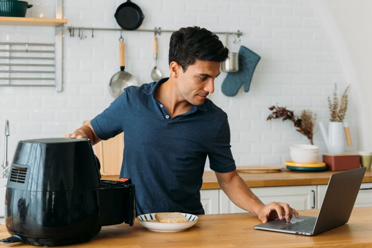 Verificação periódica de peças e acessórios Air fryer