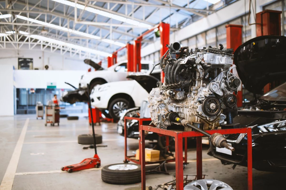 Decoração Loja de Carros Manutenção e Limpeza