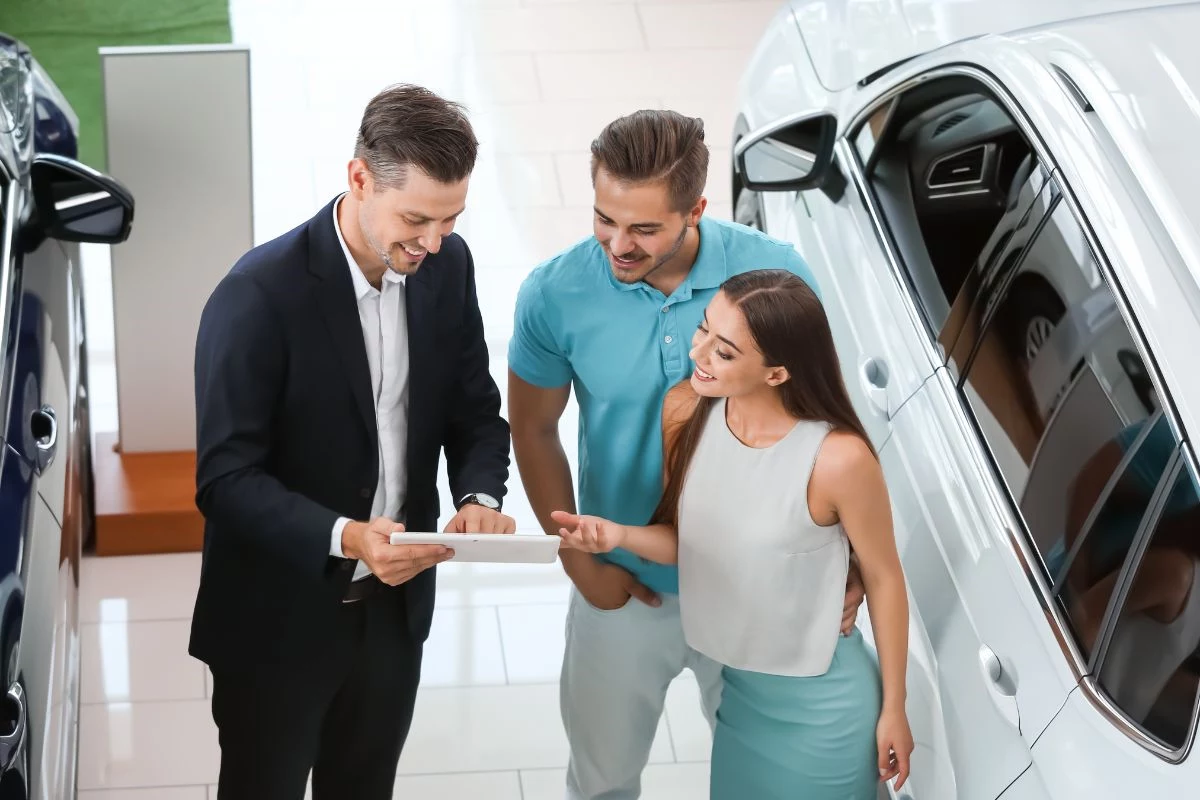 Decoração Loja de Carros Uso de Tecnologia